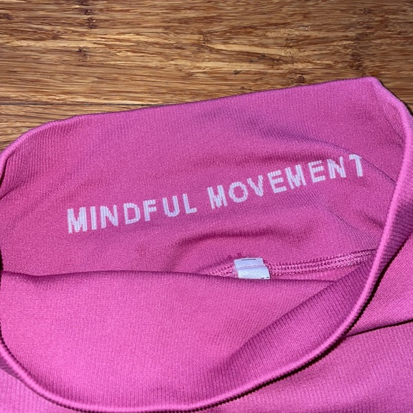 ALO Yoga Pink Seamless Leggings - Picture 3 of 8